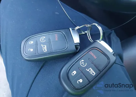 2020 Jeep Cherokee High Altitude 4X4 z USA, uszkodzony, nr VIN 1C4PJMDN9LD553333